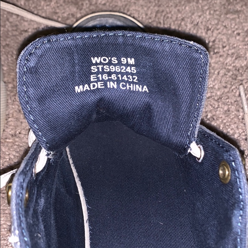 Shoes - Picture 3 of 4